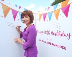 Dlxy yv X4 A Up Mz K