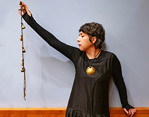 Lisa O Neill Whats On by Jill Furmanovsky